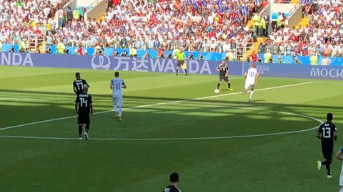 拉什福德、齐尔克泽各进两球，曼联以4-0完胜埃弗顿